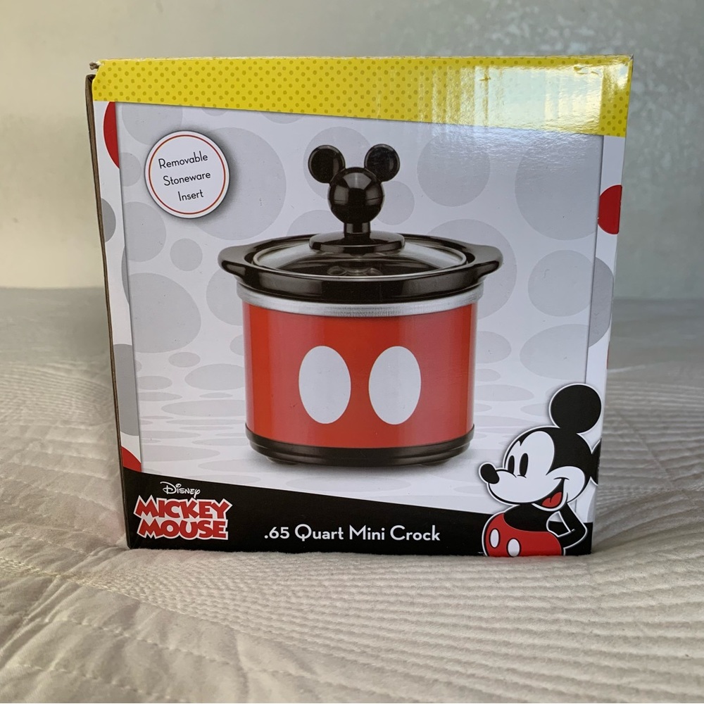 DISNEY Mickey Mouse .65 Quart Mini Crock Pot with Removable Stoneware